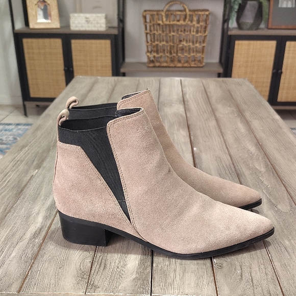 Marc Fisher Suede Ankle Boots In Light Tan Size Woman's 9 - Picture 3 of 11